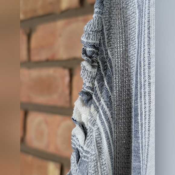 Staccato Striped Sleeveless Top - Picture 7 of 9